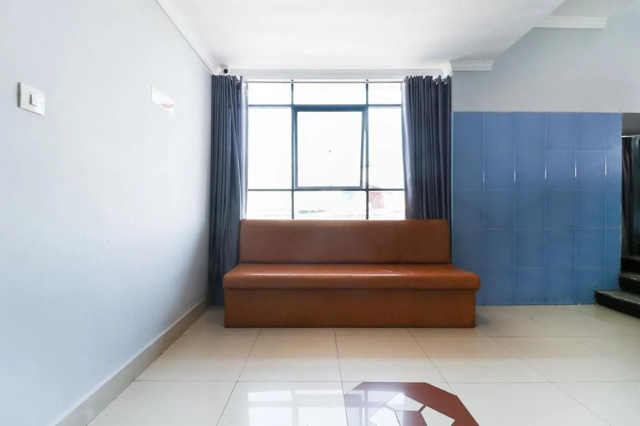 Oyo 44050 Central Queens Hotel Kochi