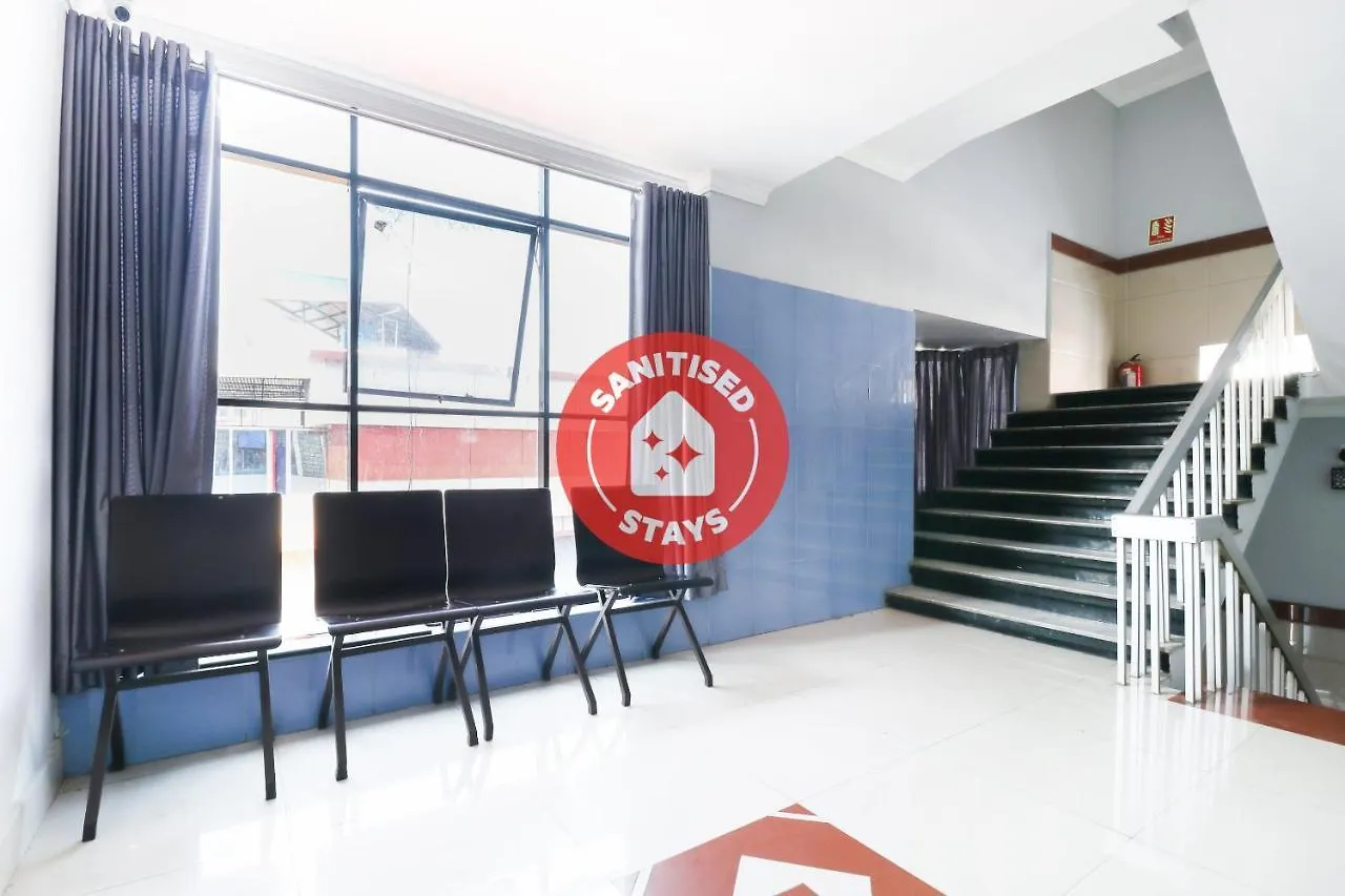 Oyo 44050 Central Queens Hotel Kochi