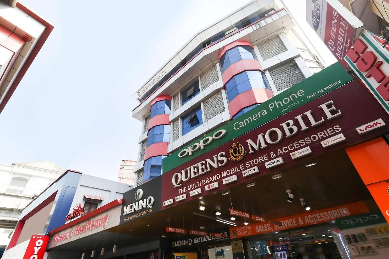 Oyo 44050 Central Queens Hotel Kochi India