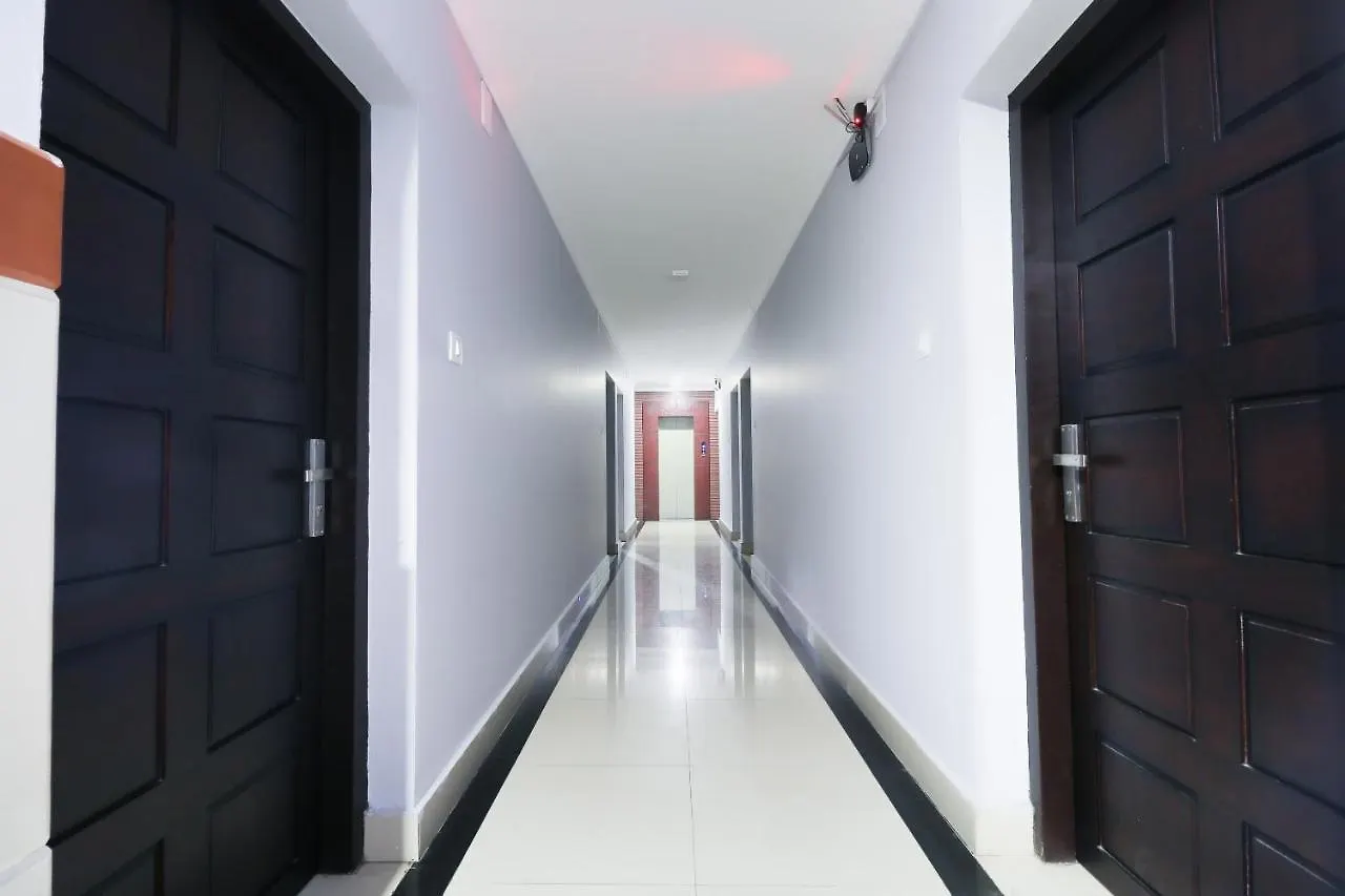 ***  Oyo 44050 Central Queens Hotel Kochi India